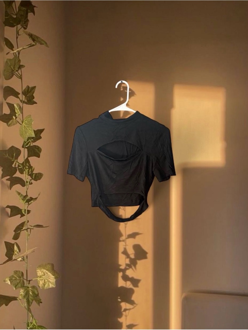 Women's Black Cutout Short Sleeve Top